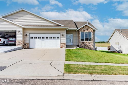 4320 Boulder Ridge Rd, Bismarck, ND, 58503-6128 | Card Image