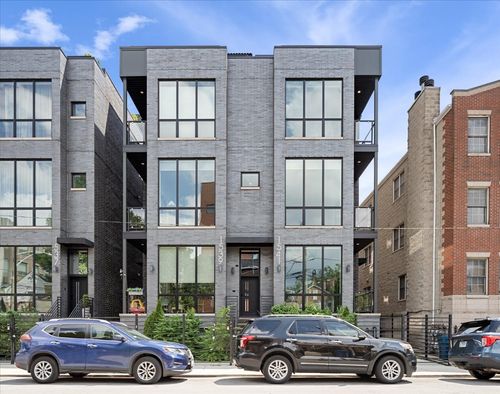 1-1541 Pearson St, Chicago, IL, 60642-5210 | Card Image