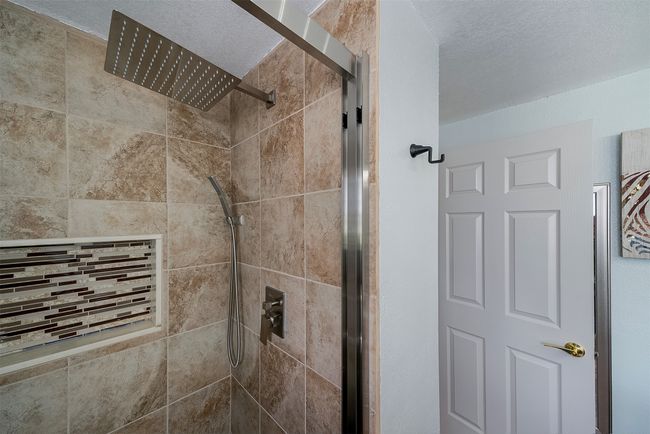 2nd full bathroom, Luxurious tiled shower | Image 40