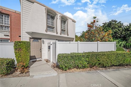 8249 Haseltine Grn, Buena Park, CA, 90621-1328 | Card Image