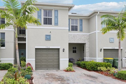 754 Se 19th St, Homestead, FL, 33034-5687 | Card Image