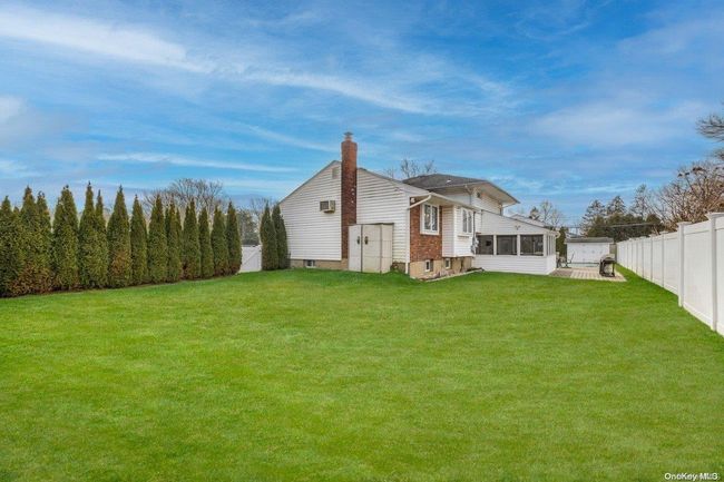 40 Balsam Ln, House other with 3 bedrooms, 2 bathrooms and null parking in Commack NY | Image 21