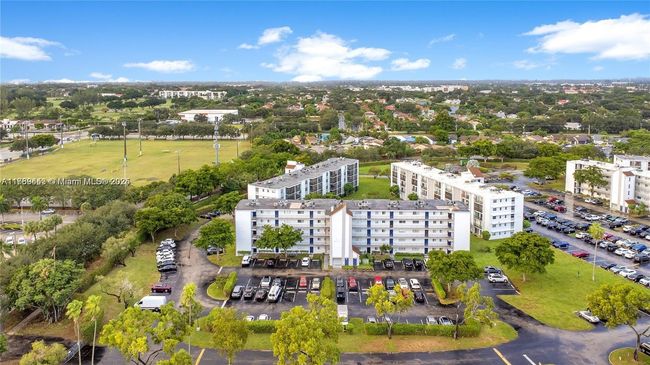 APT-503 - 8730 N Sherman Cir, Condo with 2 bedrooms, 2 bathrooms and null parking in Miramar FL | Image 19