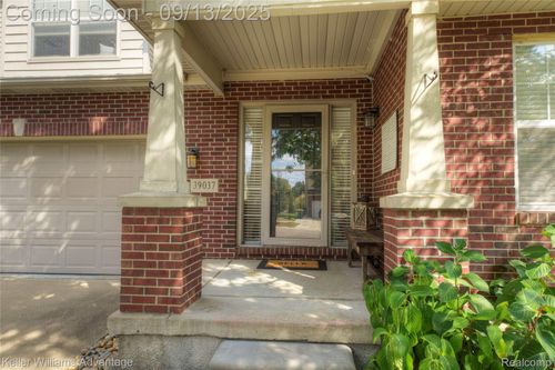 39037 Cheshire Dr, Northville, MI, 48167-9165 | Card Image