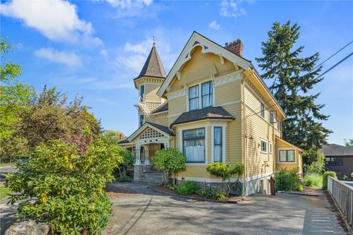 1171 Rockland Ave, Victoria, BC, V8V3H8 | Card Image