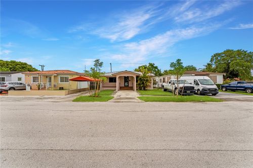 121 Sw 71st Ave, Miami, FL, 33144-2615 | Card Image