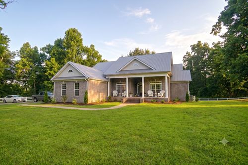 1425 Bartlett Hollow Rd, Petersburg, TN, 37144-7679 | Card Image