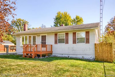 410 Helen Street, Home with 2 bedrooms, 1 bathrooms and null parking in Mt. Morris MI | Image 1