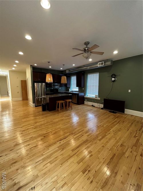 b-4133 Russell Blvd, Saint Louis, MO, 63110-3611 | Card Image