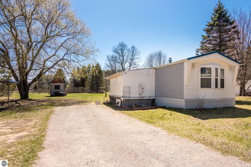 10781 Riley Rd, Interlochen, MI, 49643-9788 | Card Image