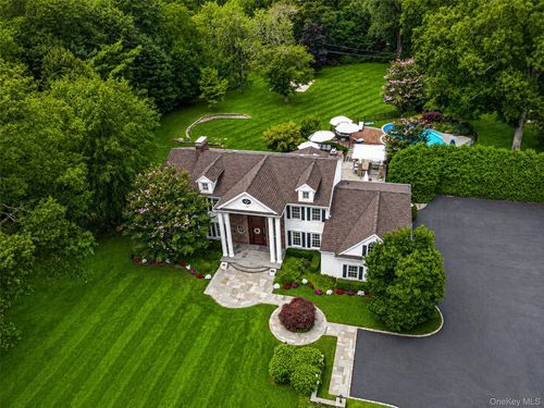 15 Dogwood Hl, Glen Head, NY, 11545-3204 | Card Image