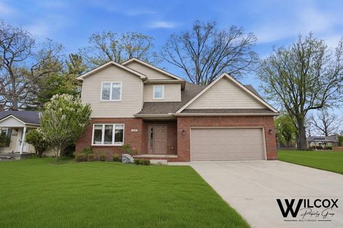 2185 Oaknoll St, Auburn Hills, MI, 48326-3126 | Card Image