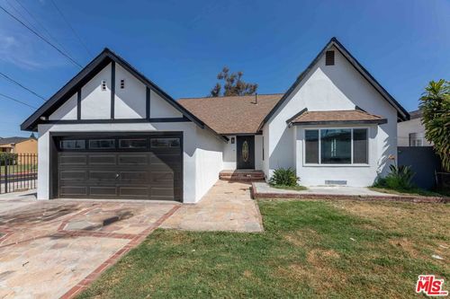 2295 W Wardlow Rd, Long Beach, CA, 90810-2052 | Card Image