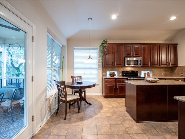 Eat in kitchen. | Image 9