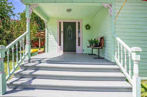 305 Scurlock St, Grandview, TX, 76050-2149 | Card Image