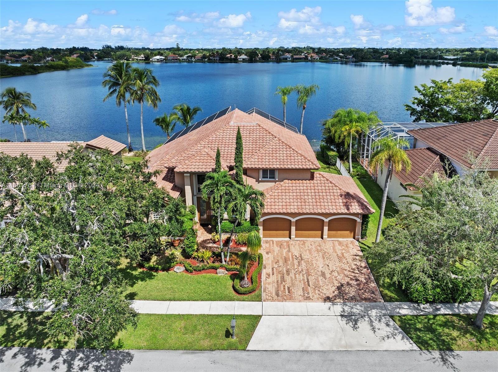 15th St, Pembroke Pines, FL 33029