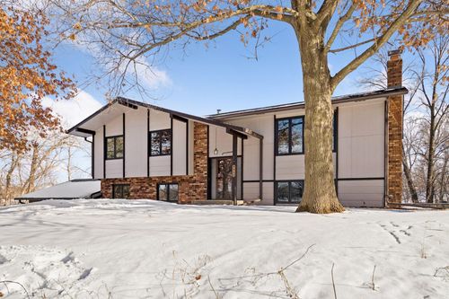 8625 Bagley Ave, Northfield, MN, 55057-4786 | Card Image