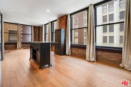 apt-512-460 S Spring St, Los Angeles, CA, 90013-2031 | Card Image