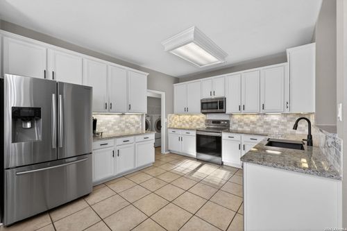 228 Spice Oak Ln, Cibolo, TX, 78108-3253 | Card Image