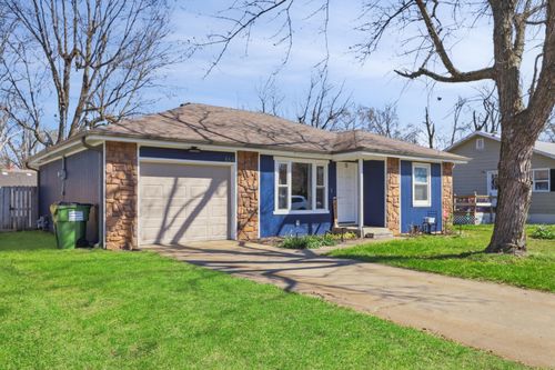 864 S Main Ave, Springfield, MO, 65806-3010 | Card Image