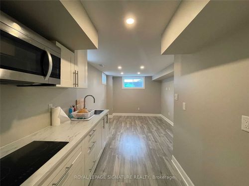 174 Wagner Cres, Angus, ON, L0M1B6 | Card Image