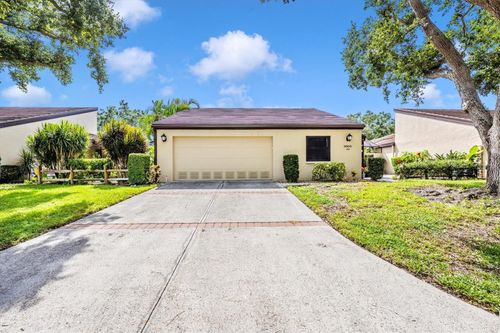 3905 Glen Oaks Manor Dr, SARASOTA, FL, 34232-1007 | Card Image