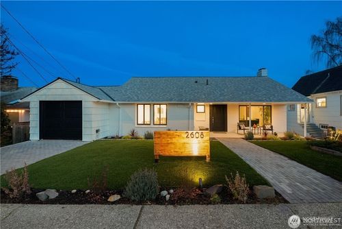 2608 27th Avenue W, Seattle, WA, 98199 | Card Image