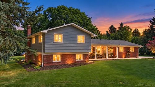 41306 Llewelyn Dr, Northville, MI, 48167-9052 | Card Image