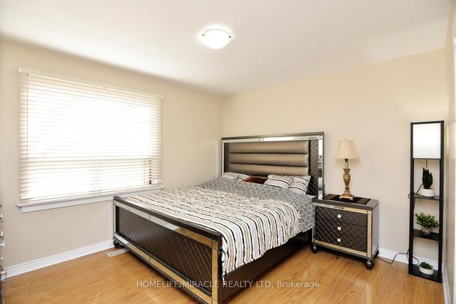 7 Sophia St, House other with 3 bedrooms, 2 bathrooms and 4 parking in Brampton ON | Image 19
