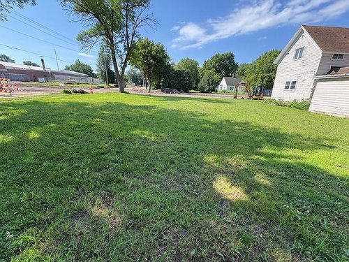 49 S Hering St, Appleton, MN, 56208-1306 | Card Image