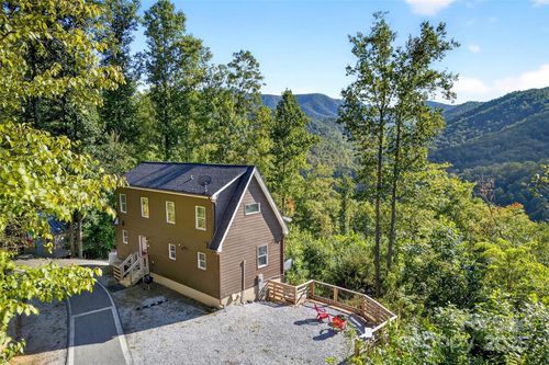 8026 Buck Creek Rd, Marion, NC, 28752-5830 | Card Image