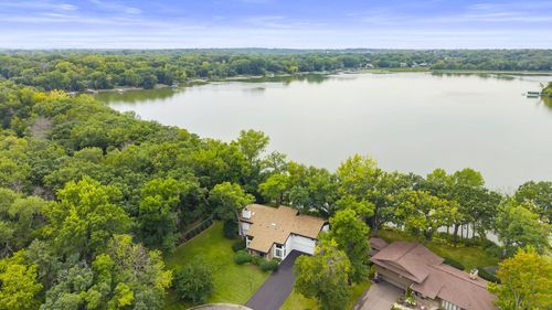 5605 Evergreen Ln N, Plymouth, MN, 55442-1512 | Card Image
