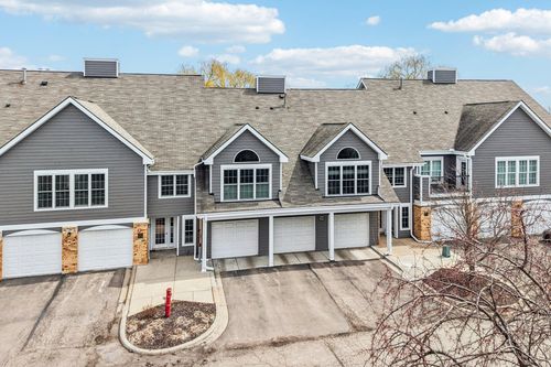 202-6145 Chasewood Pkwy, Minnetonka, MN, 55343-4385 | Card Image
