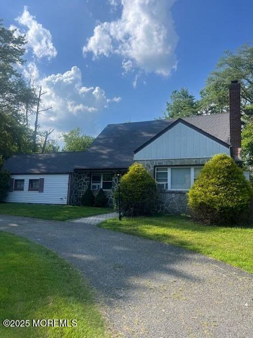 411 Brookside Ave, Oakhurst, NJ, 07755-1401 | Card Image