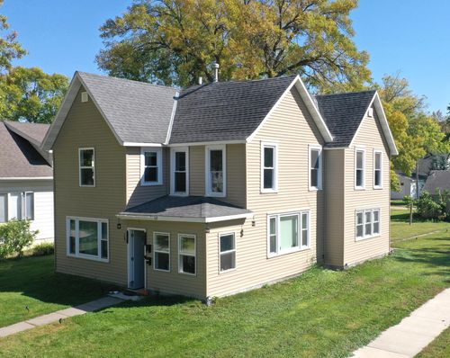 200 E 1st St, Morris, MN, 56267-1404 | Card Image