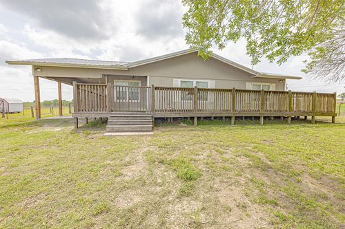 3300 State Highway 95 S, Shiner, TX, 77984-6534 | Card Image