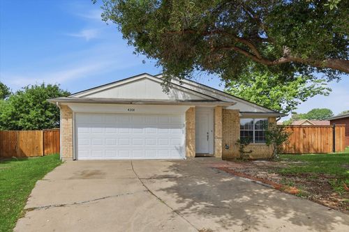 4208 Ocho Rios Dr, Fort Worth, TX, 76137-1752 | Card Image