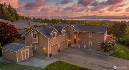 108 Glacier Peak Dr, Camano Island, WA, 98282-8562 | Card Image
