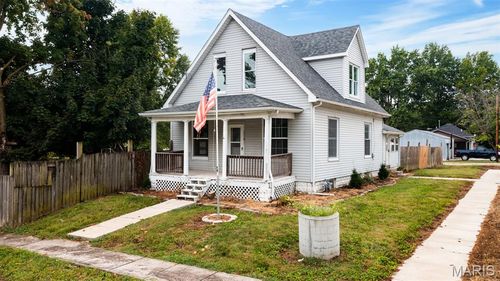 204 S Railroad St, Medora, IL, 62063-1003 | Card Image