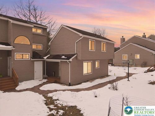 3322 Windermere Dr, Bushkill, PA, 18324-6928 | Card Image