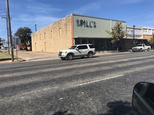 135 S Main St, Winters, TX, 79567-5109 | Card Image