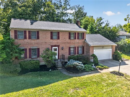 7532 Cinnamon Woods Dr, West Chester, OH, 45069 | Card Image
