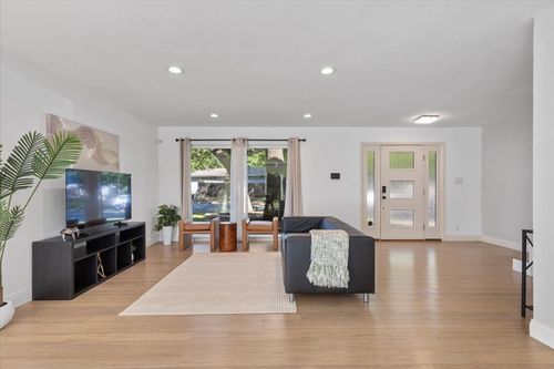 5313 Harvest Ln, Austin, TX, 78745-3142 | Card Image