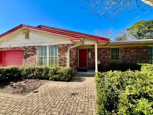 126 Walton Dr Ne, Fort Walton Beach, FL, 32548-6436 | Card Image