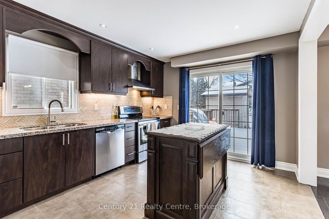 34 Niagara Pl, House other with 4 bedrooms, 4 bathrooms and 4 parking in Brampton ON | Image 14