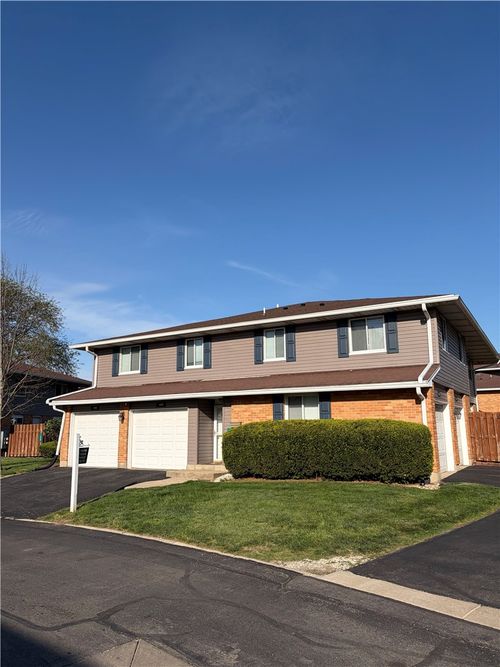 1670 Villa South Dr, West Carrollton, OH, 45449-3715 | Card Image