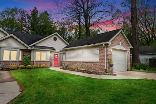 76-21290 Juniper Ct, Farmington Hills, MI, 48336-4100 | Card Image