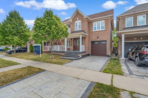 2272 Fairmount Dr, Oakville, ON, L6M5J6 | Card Image