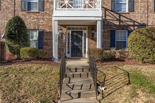 5306 Mcconnell Dr, Kernersville, NC, 27284-6086 | Card Image