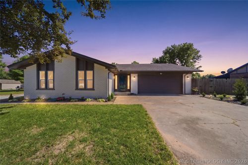 21908 W 11th St S, Sand Springs, OK, 74063-5144 | Card Image